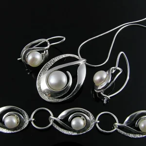 Elegancki komplet srebrny z perłami