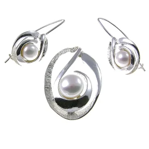Komplet srebrny z perłami kolczyki, wisiorek