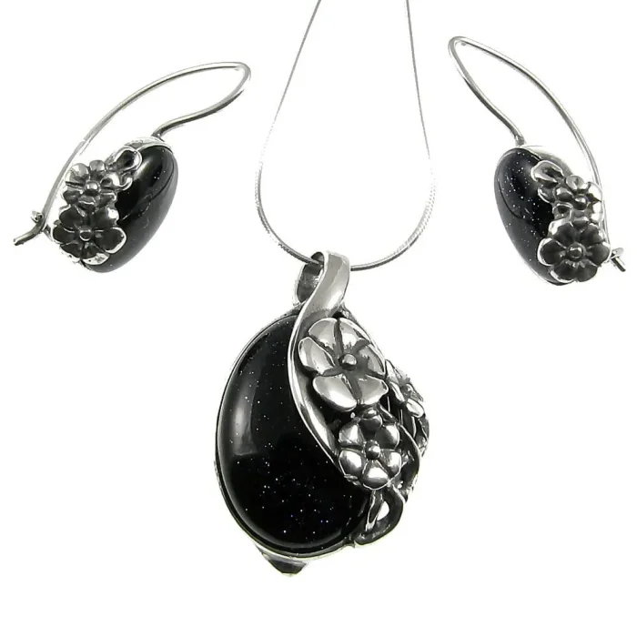 Eleganckie srebrne kolczyki noc Kairu z kwiatuszkami