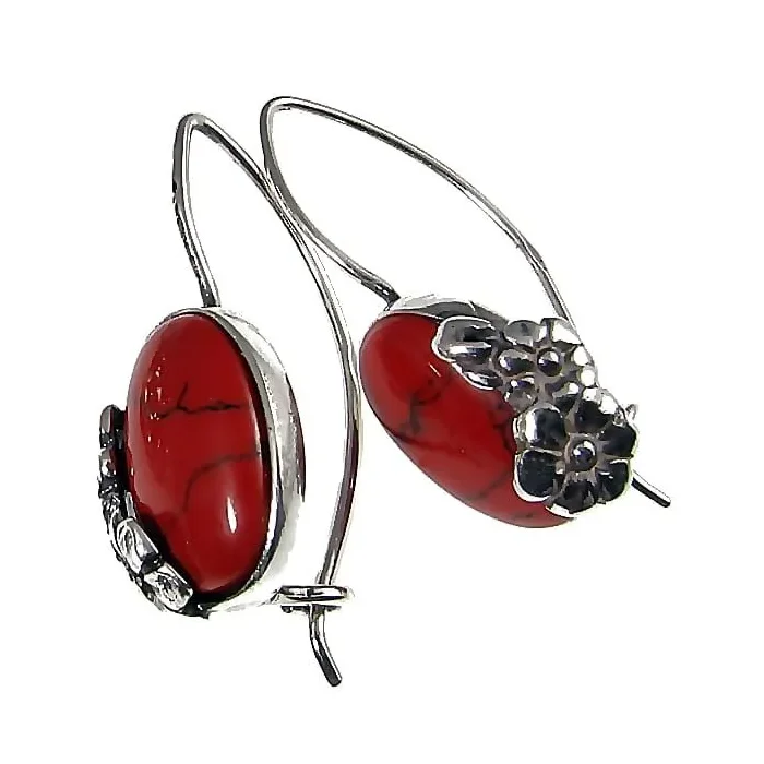 Eleganckie srebrne kolczyki z koralem z kwiatuszkami