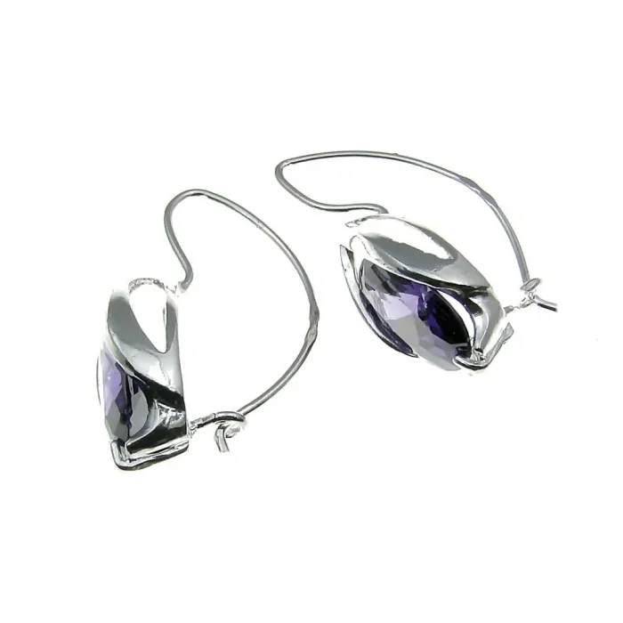 Eleganckie wiszące kolczyki srebrne z fioletową cyrkonią