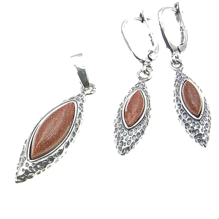 Gustowne srebrne kolczyki z piaskiem pustyni