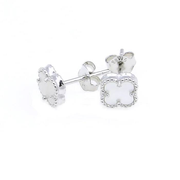 Srebrne kolczyki koniczynki z masą perłową na sztyft