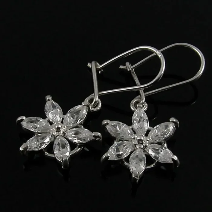 Kolczyki srebrne kwiatuszki z cyrkoniami