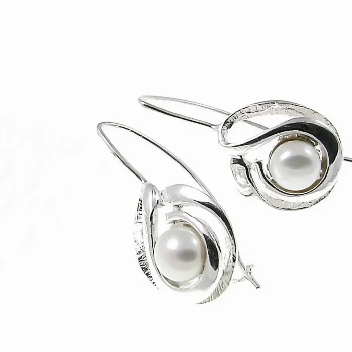 Kolczyki srebrne z perłą wiszące