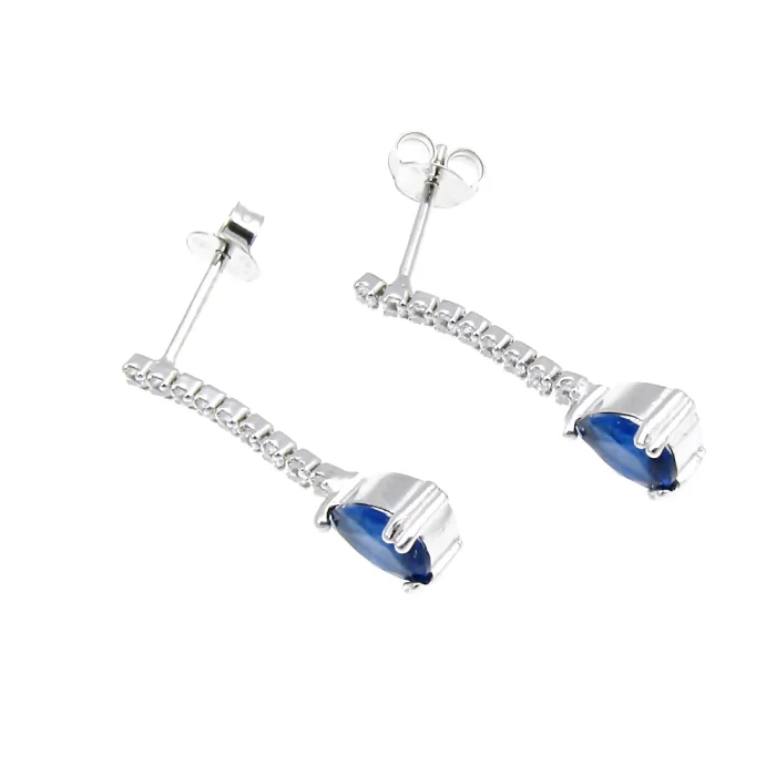 Eleganckie srebrne kolczyki z szafirkiem