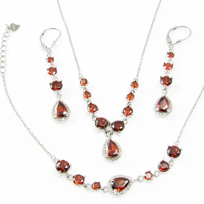 Gustowny srebrny komplet rodowany z cyrkoniami bordo