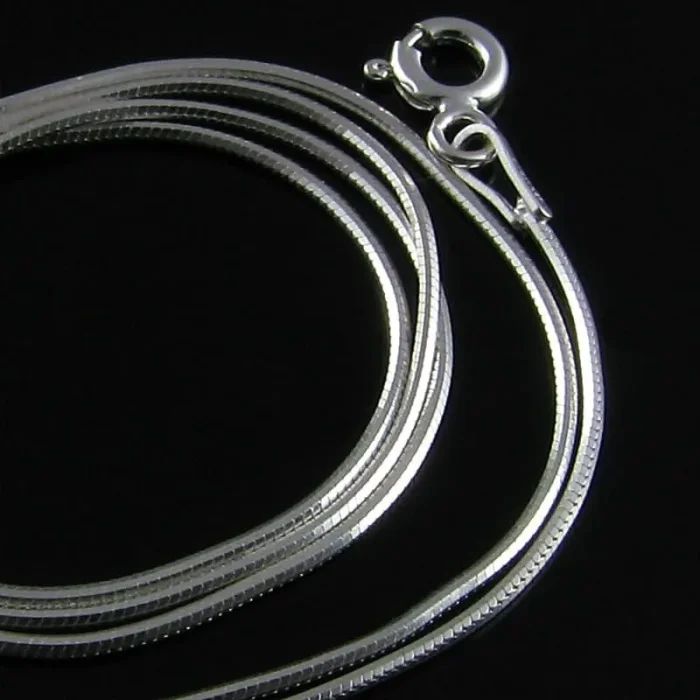 Krótki, błyszczący łańcuszek srebrny linka 42 cm