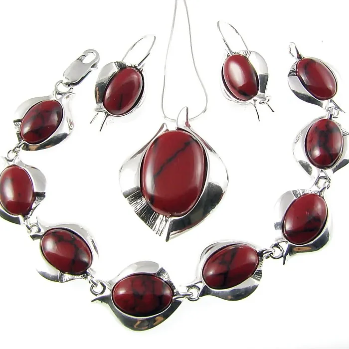 Okazała bransoletka srebrna z koralami