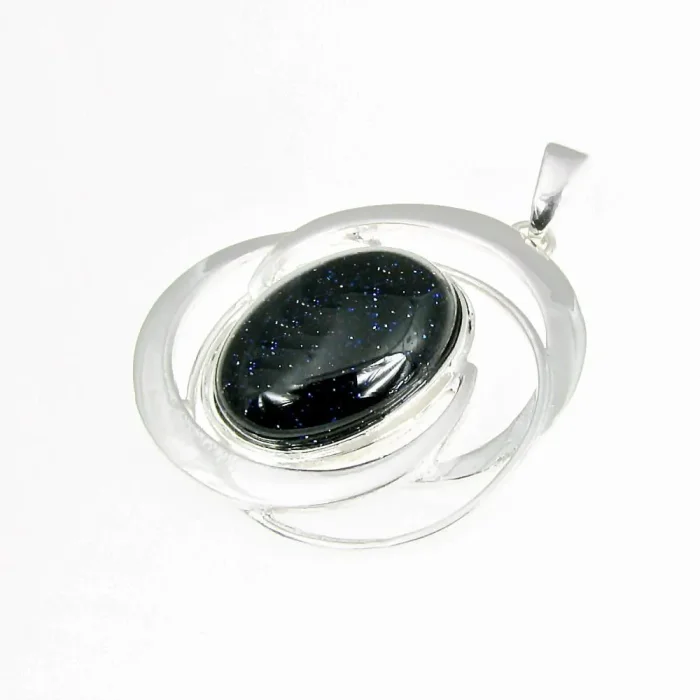 Okazały, duży srebrny wisiorek z nocą Kairu