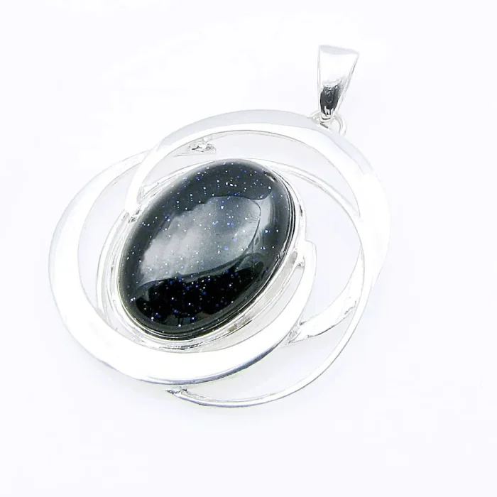 Okazały, duży srebrny wisiorek z nocą Kairu