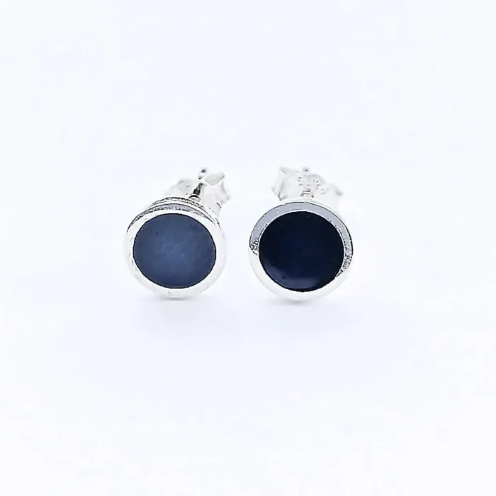 Srebrne kolczyki okrągłe z czarnym na sztyft