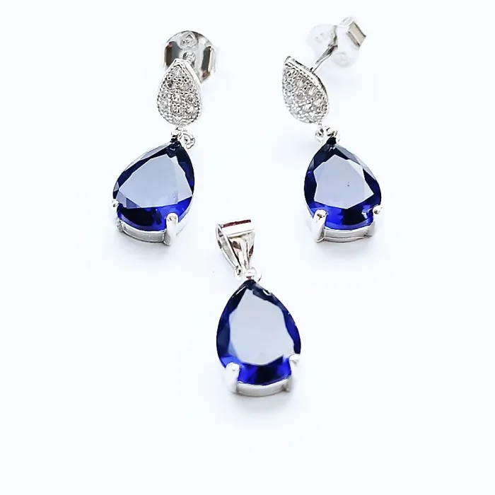 Srebrne kolczyki z szafirkami