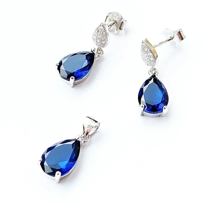 Srebrny komplecik z szafirkami