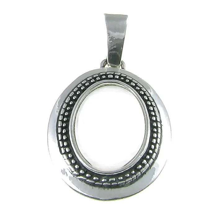 Stylowy srebrny wisiorek z jasnym kamieniem