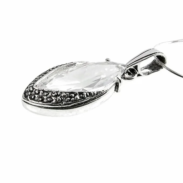 Stylowy wisiorek srebrny z cyrkonią oksydowany