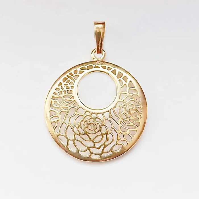 Pozłacany srebrny wisiorek koło ze wzorem