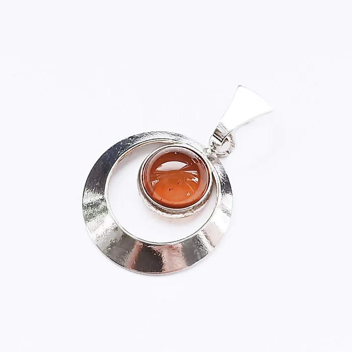 Wisiorek srebrny z bursztynem