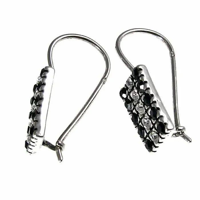 Wiszące srebrne kolczyki wysadzane kryształkami białymi i czarnymi